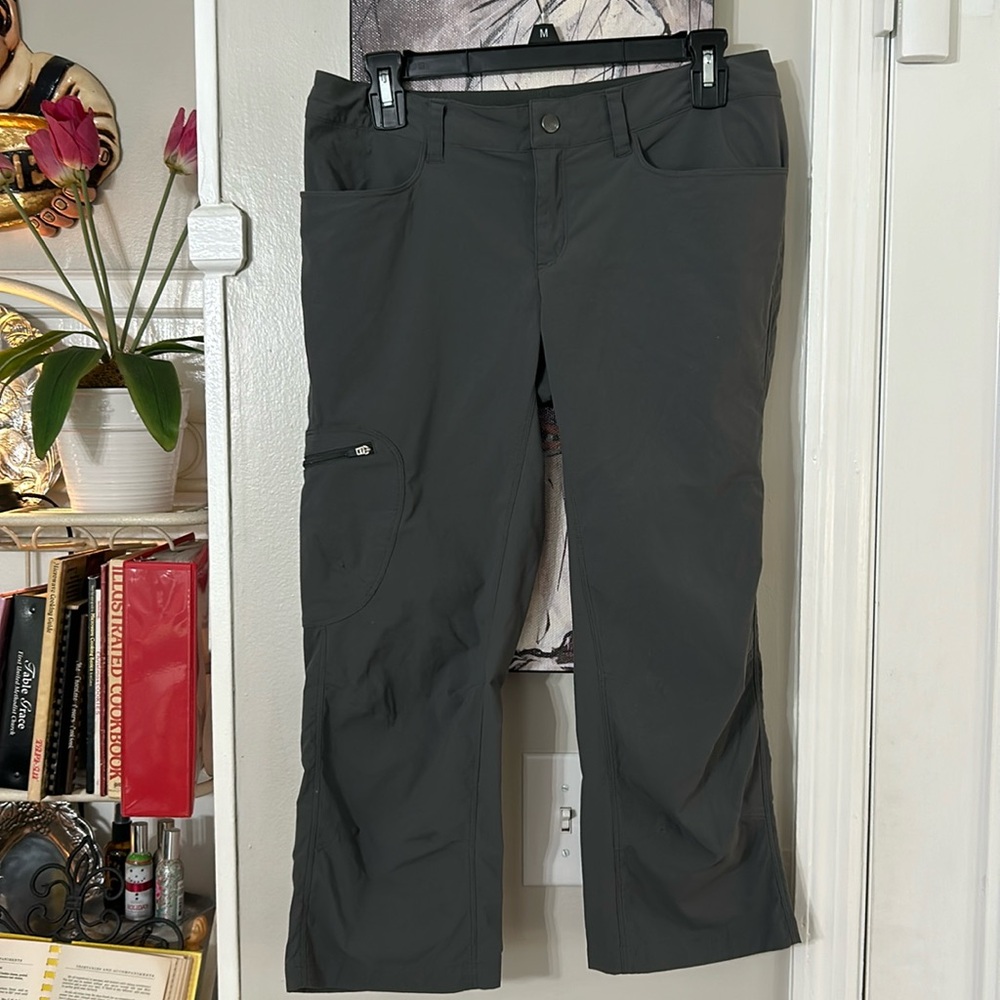 Patagonia women’s Rock Craft Capris size 6